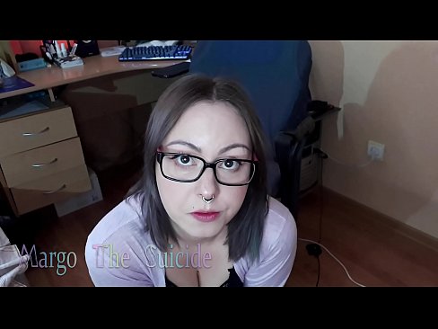 ❤️ Sexy Meedchen mat Brëll suckelt Dildo déif op der Kamera ️ Qualitéit Sex bei eis